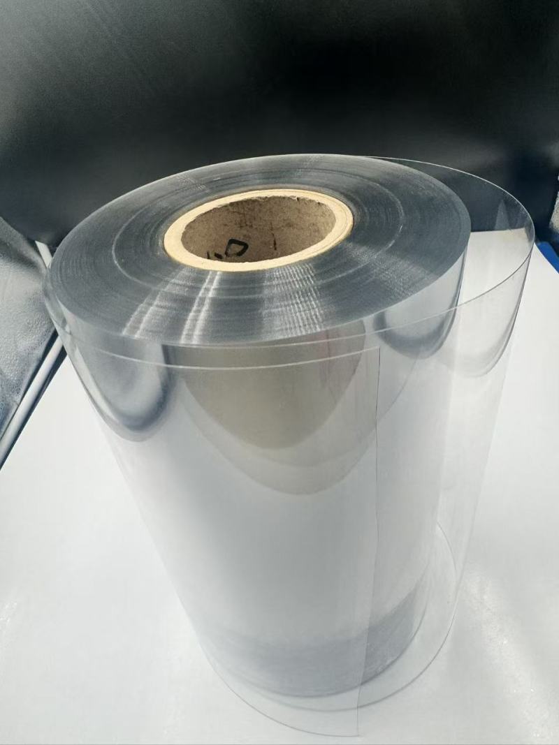 Revelando la claridad cristalina de la película PET transparente