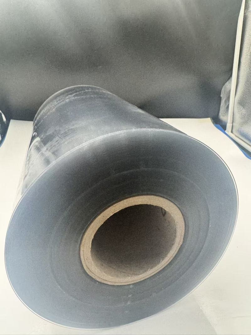 Revelando la claridad cristalina de la película PET transparente