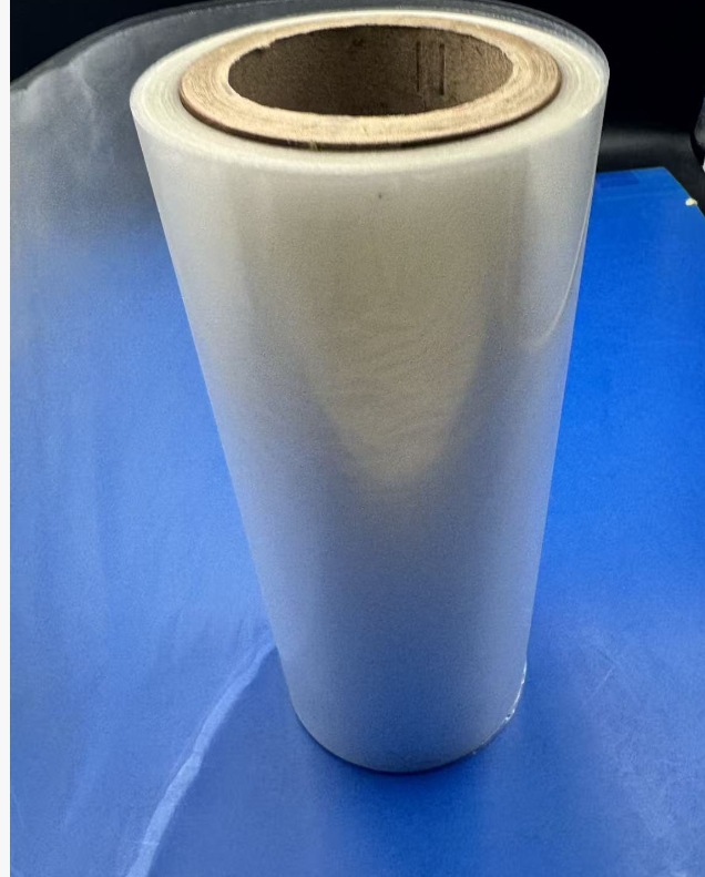 Dévoiler la polyvalence : le film PET auto-adhésif transparent pour la protection et l'innovation au quotidien