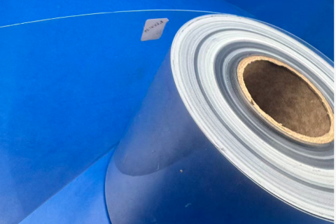 El versátil mundo de las películas compuestas de PVC/PE: ventajas de rendimiento y amplias aplicaciones en la vida real