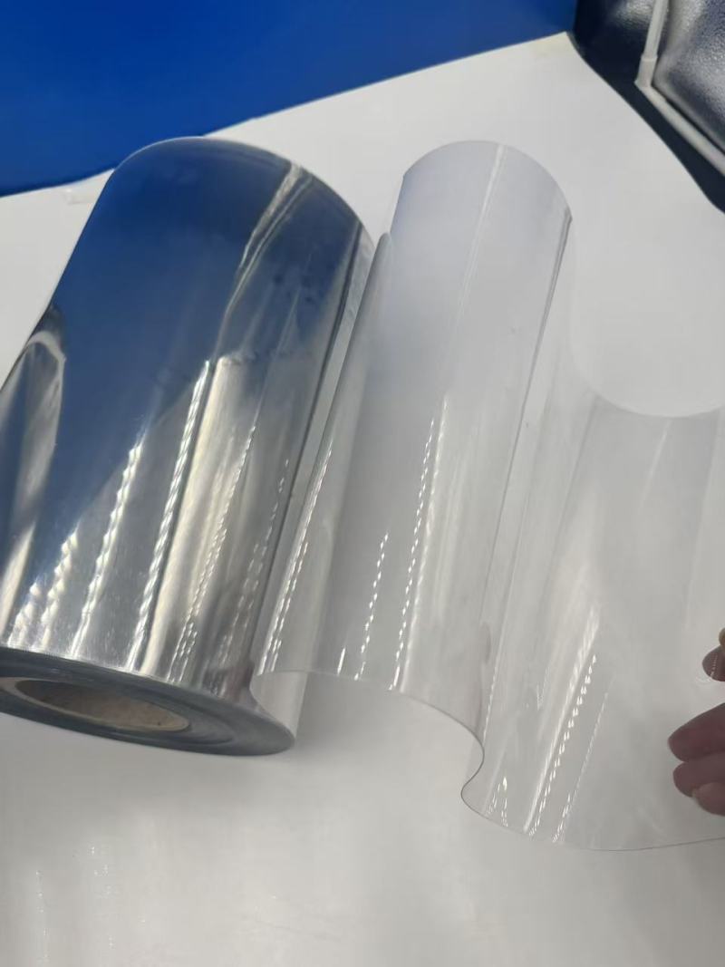 Le PET, héros méconnu de l'emballage moderne : explorer la polyvalence du film PET transparent