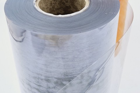 Styv PVC/PVDC-film för farmaceutisk förpackning och piller