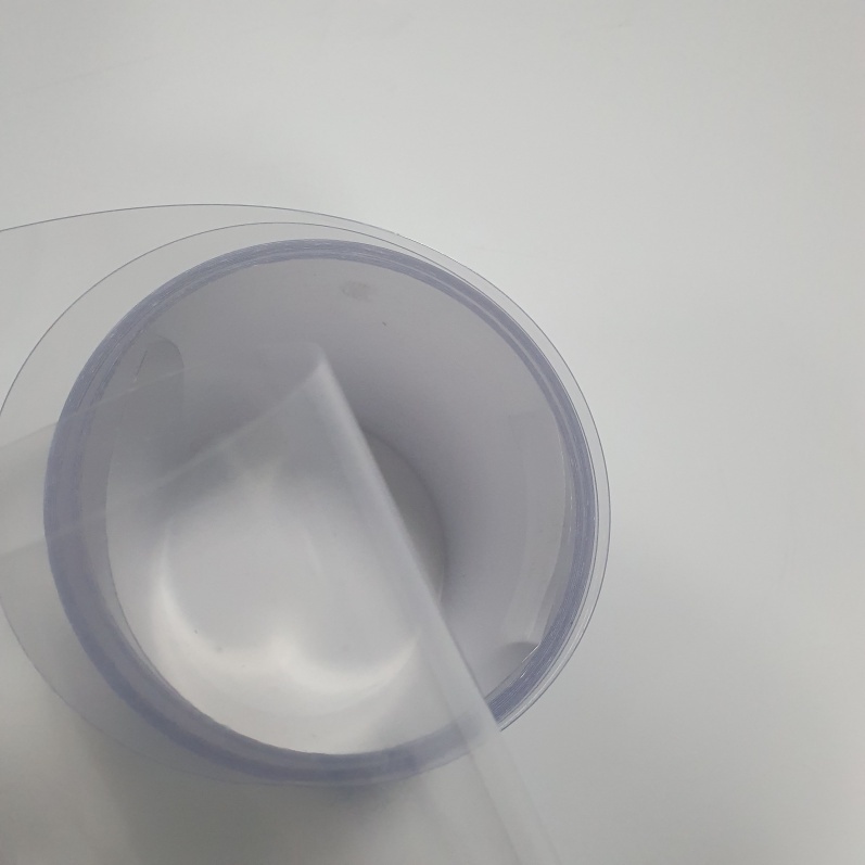 Transparent PVC/PE film for packaging liquids oral solutions