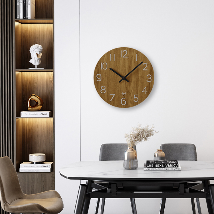 حركة RCC المصابيح ضوء ساعة حائط خشبية يمول