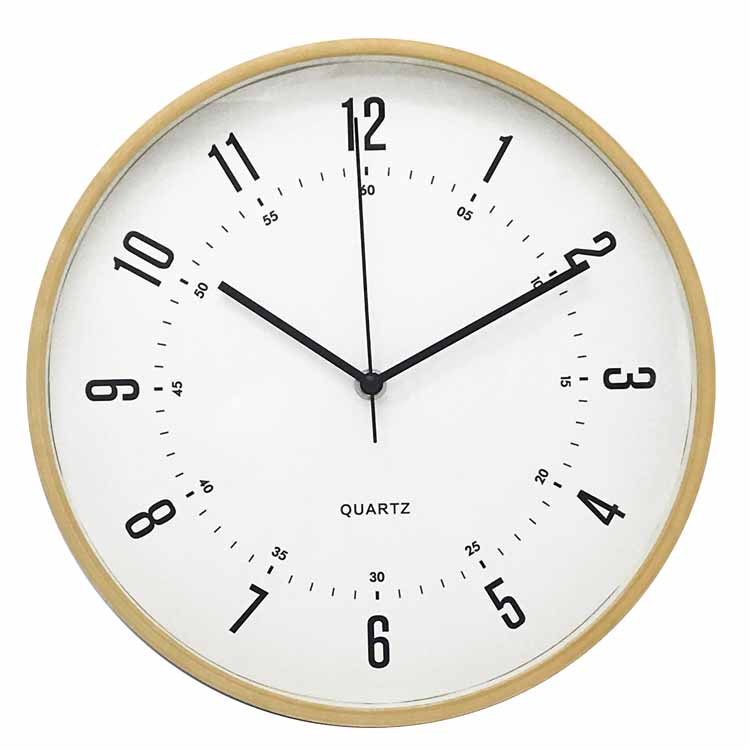 ساعة حائط بلاستيكية أنيقة وبسيطة