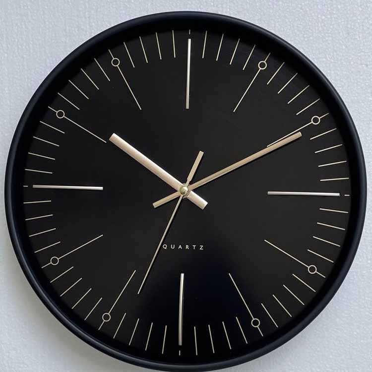 Luxuriöse 3D-geprägte Zahlen-Wanduhr aus Metall im runden Stil