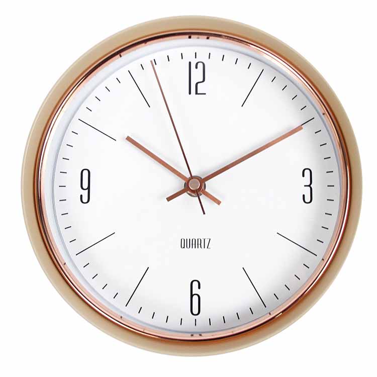 Gebürstete roségoldene Metallwanduhr für das Wohnzimmer