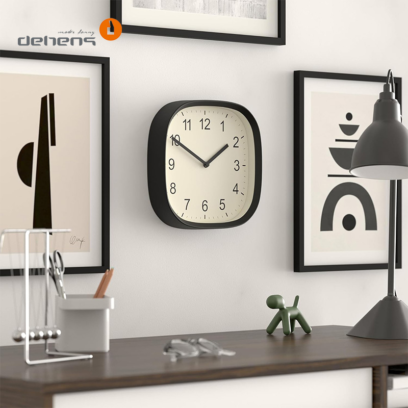 ساعة حائط بلاستيكية سوداء حديثة مقاس 12 بوصة