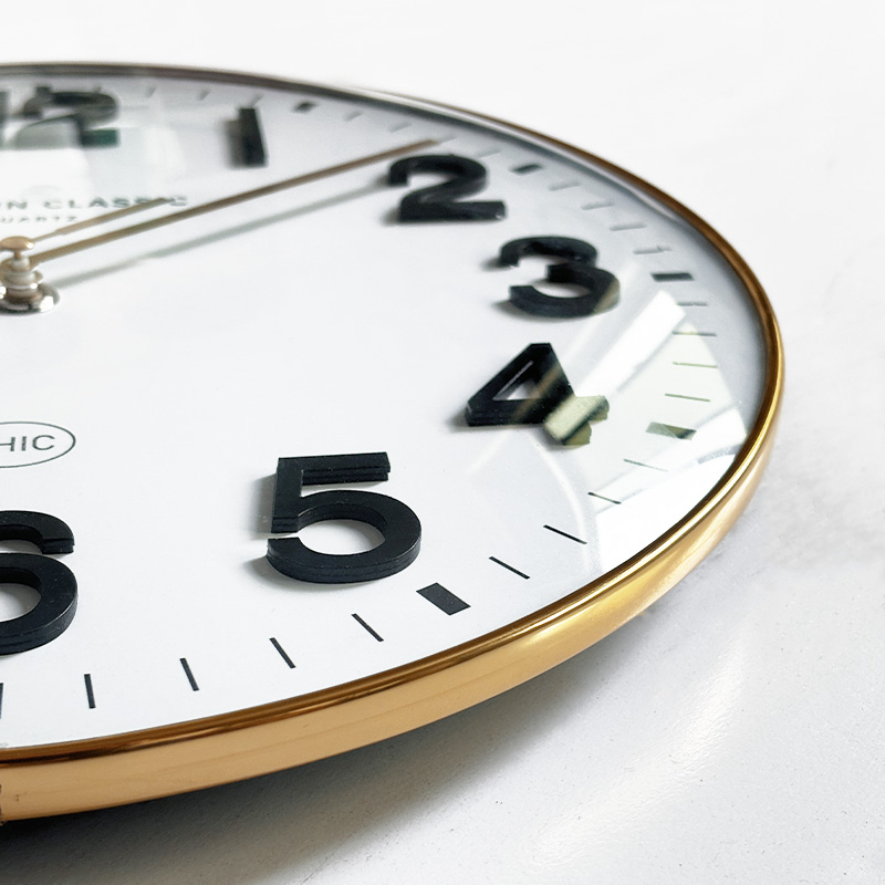 Nordische moderne geräuschlose Wanduhr aus Holz