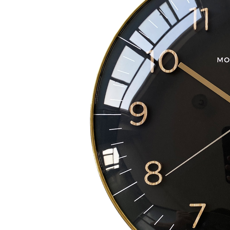 3D-Wanduhr mit Holzzahlen