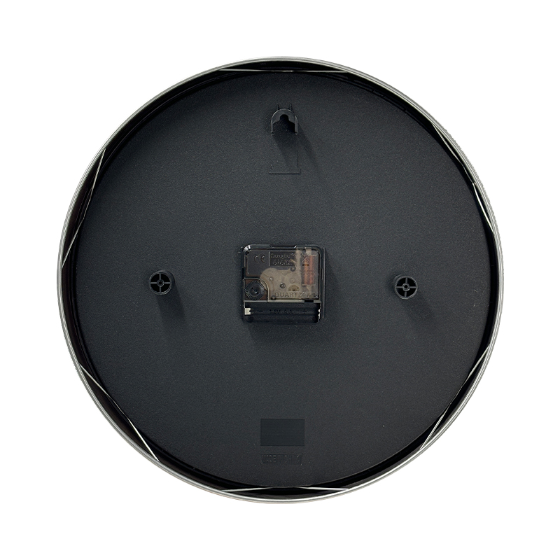 ساعة حائط بسيطة على الطراز الاسكندنافي