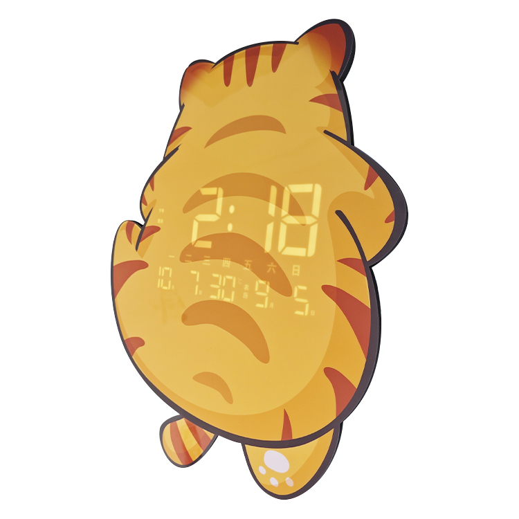 Wanduhr in Katzenform mit LED-Beleuchtung