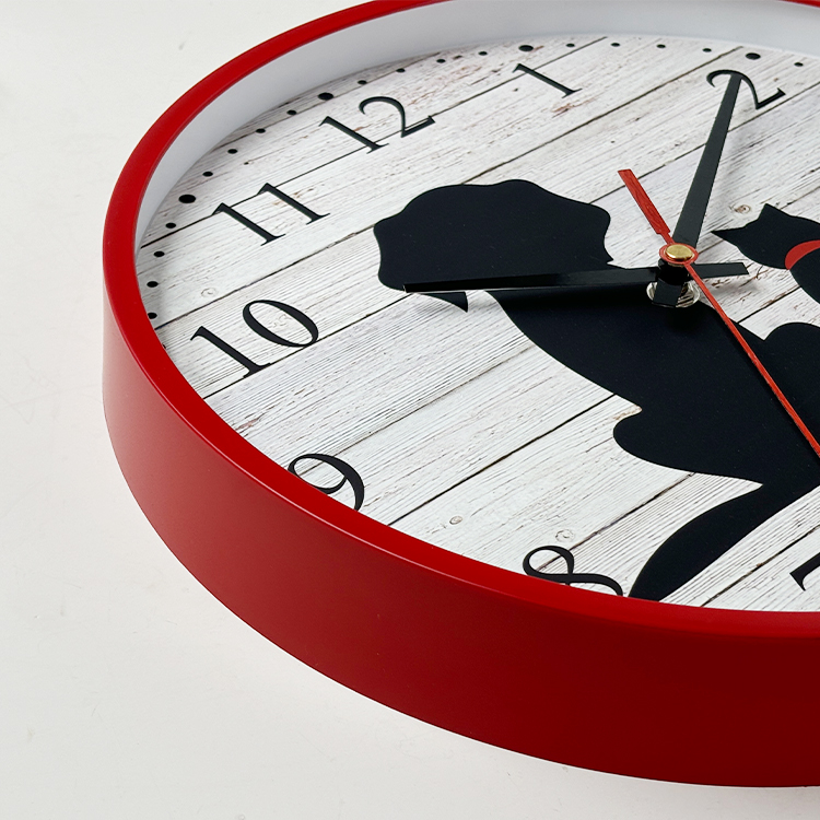 Tierförmige Wanduhr in Hundeform