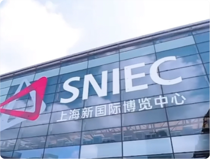 Foto Poster Pameran Shanghai