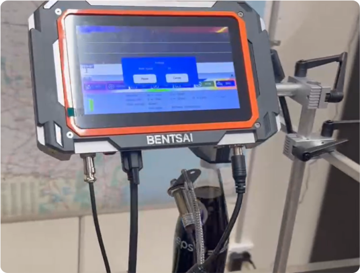 מדפסת תעשייתית בנטסאי E62 להדפסה על מסועים לבקבוקים