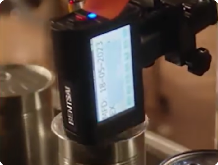 מדפסת הזרקת דיו ניידת בנטסאי 6205 מדפיסה תאריכי ייצור, תאריכי תפוגה, מספרי אצווה, מספרים סידוריים, מונים...