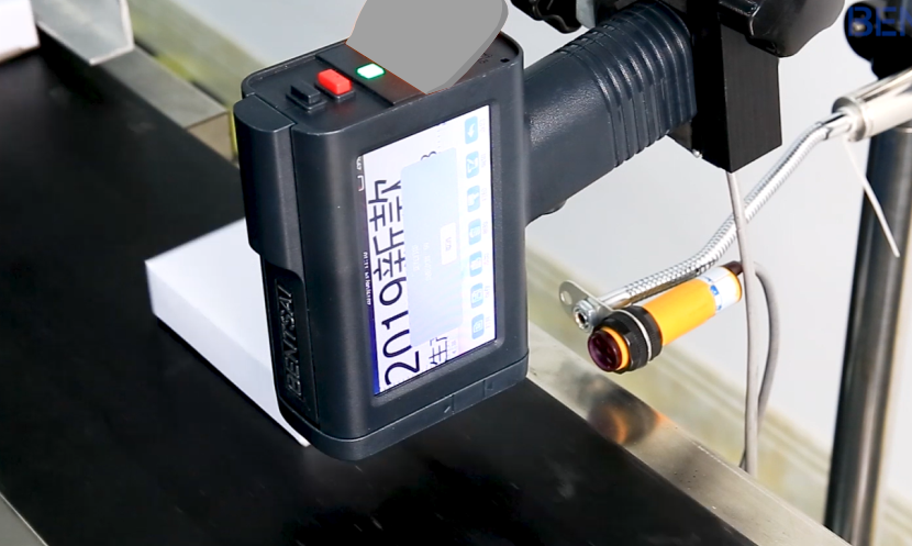 Handheld inkjet printer