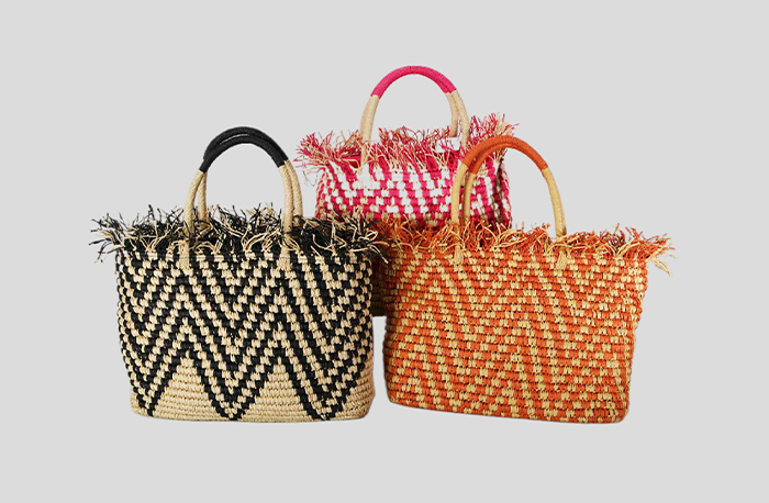 Sac en papier au crochet coloré avec motif en zigzag