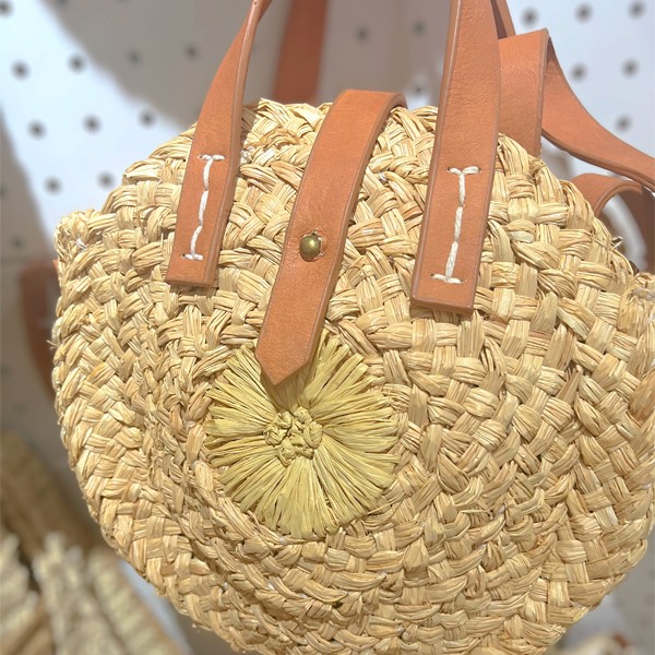 Handbraid straw beach bag factory.jpg