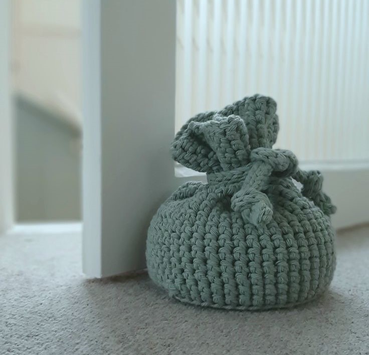 crochet door stopper