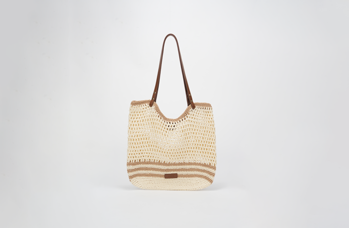 Beige Openwork Straw Tote Bag: Stylish and Practical Choice for Outings