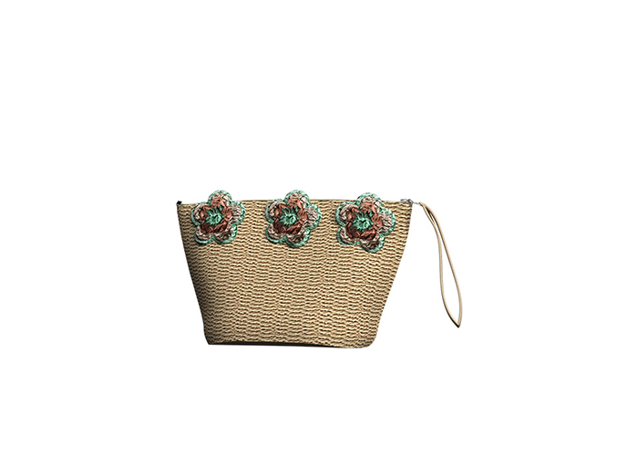 Geantă clutch țesătă manual din ață de hârtie cu decor de flori croșetate