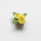 Μικρό μπονσάι με τεχνητά λουλούδια για το Πάσχα