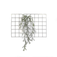 Plantas suspensas verdes artificiais para decoração externa