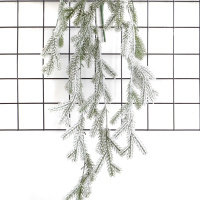 Plantas suspensas verdes artificiais para decoração externa