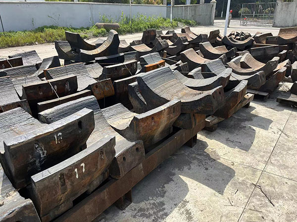 Wear resistant welding wire