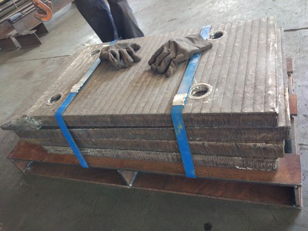 สวมแผ่นซับทนสำหรับการขุด