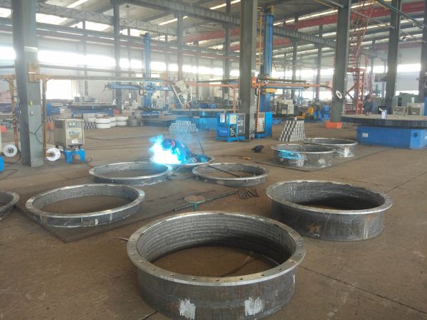 Composite wear resistant steel plate