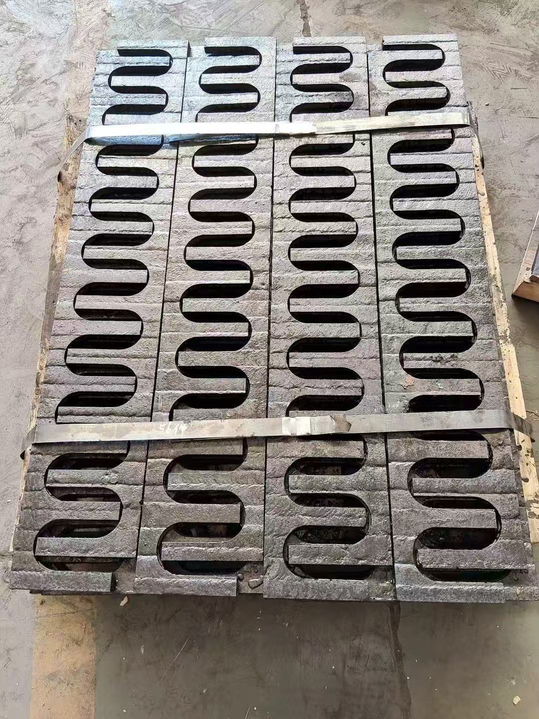 wear-resistant plate