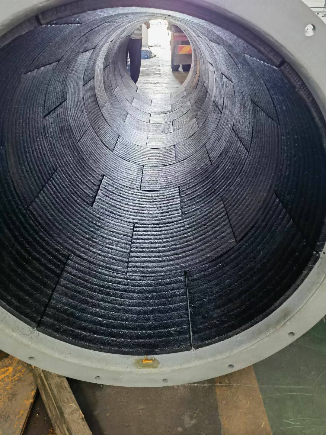 cladding wear-resistant pipe