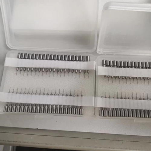 Metallitappi Valmistettu ABIS-MUOTISTA 0,3 paksuus SKD61-materiaalilla