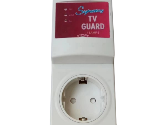 Многотипов протектор за напрежение на гнездото за телевизор компютър