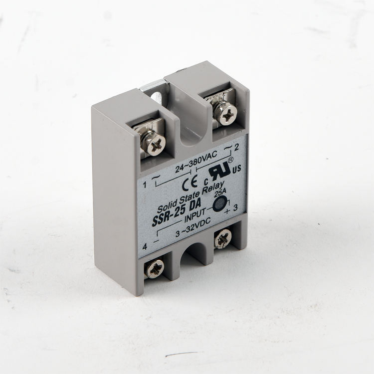 सॉल्वेंट प्रिंटर के लिए थोक हाई पावर डीसी टू एसी सॉलिड स्टेट रिले एसएसआर तीन चरण ऑटो सॉलिड स्टेट रिले 3-32VDC आपूर्ति