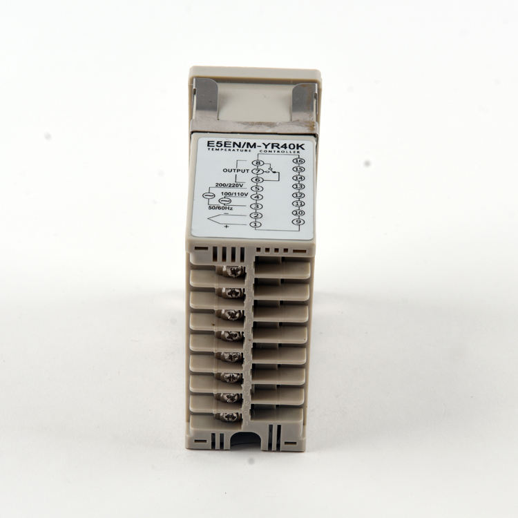 E5EN panel installation PID temperature controller