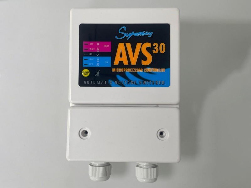 Pelindung Tegangan AVS-30A