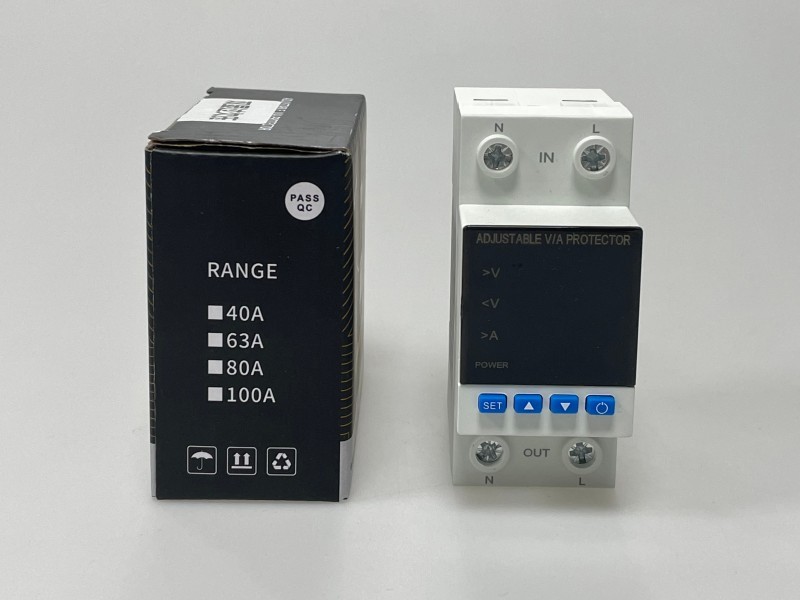 Pelindung tegangan lebih dan tegangan rendah tampilan ganda