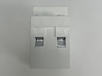 Tiga tampilan pelindung tegangan lebih dan tegangan kurang