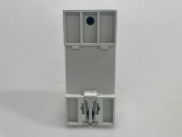 Tiga tampilan pelindung tegangan lebih dan tegangan kurang