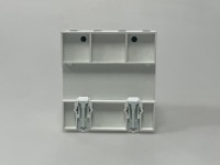 Pelindung tegangan tiga fase empat kawat