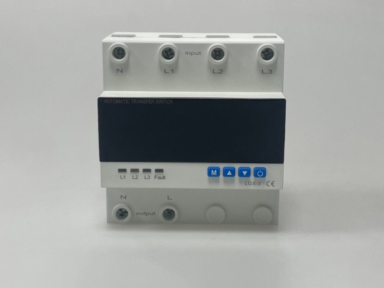 Pelindung tegangan tiga fase empat kawat