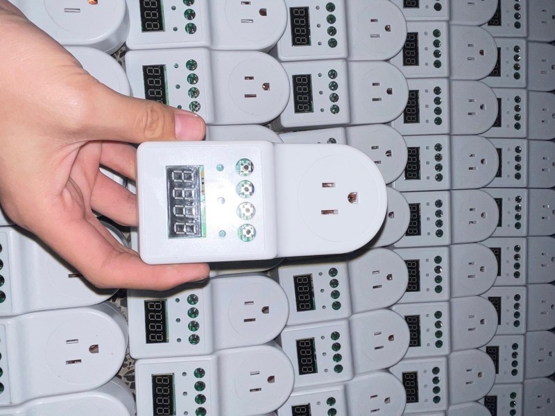 Pelindung tegangan 2166P Amerika