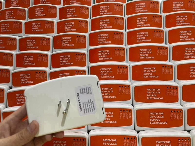 V008-120VorangePelindung tegangan Amerika