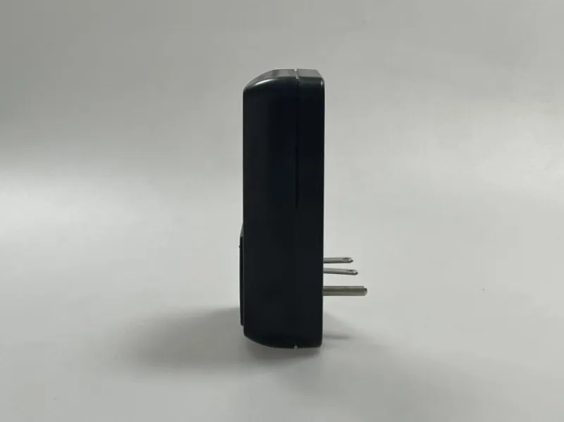 V010-220VblackАмерикански предпазител за напрежение