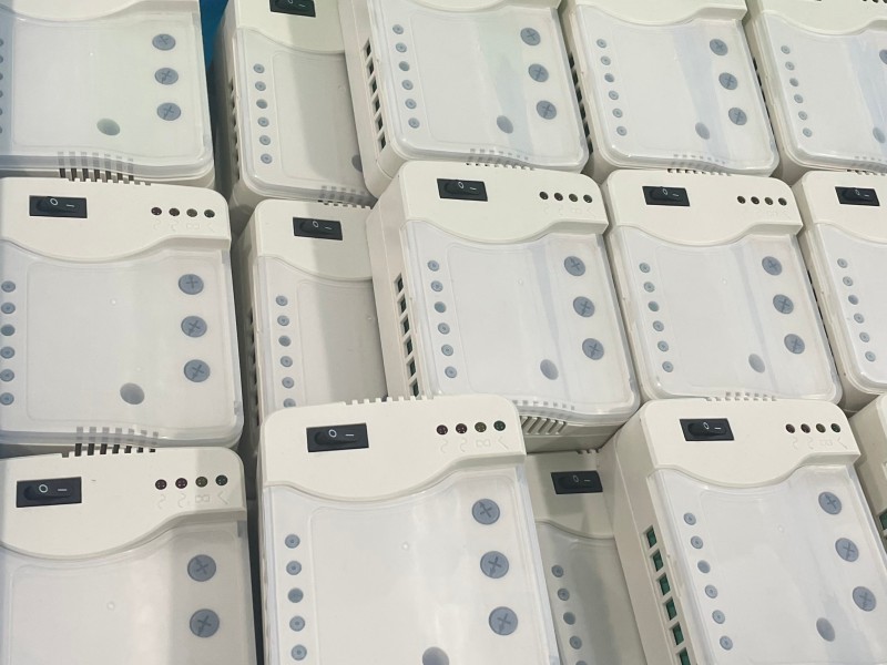 V015-120VPelindung tegangan Amerika