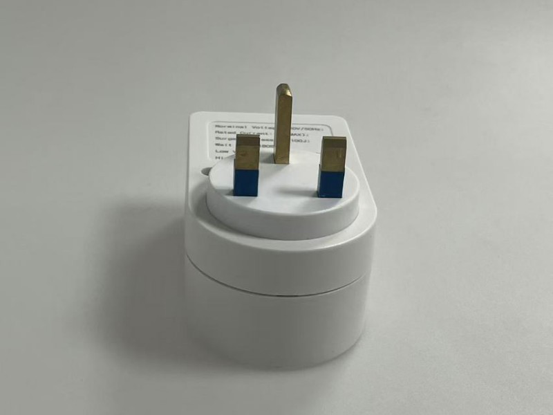 2155 Universal British StylePelindung tegangan Inggris