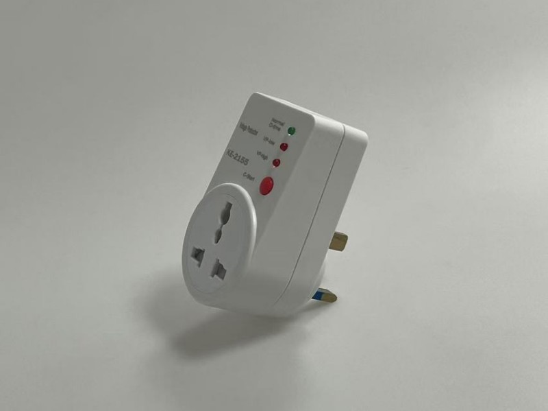 2155 Universal British StylePelindung tegangan Inggris